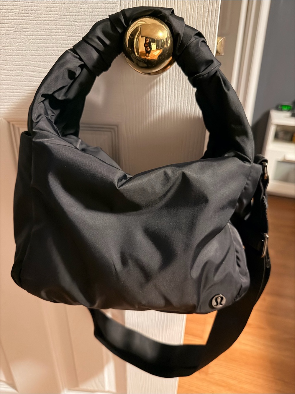 Lululemon 5L puffer bag